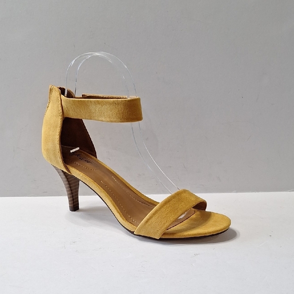Style & Co. NEW Mustard Yellow Payceefyel Back Zip Heeled Preppy Sandal Size 7.5 - Picture 1 of 12